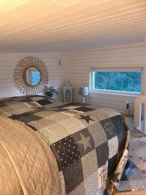 15 Min Fran Ullared! Ny Stuga Med Hoeg Standard! Alvsered Exterior photo