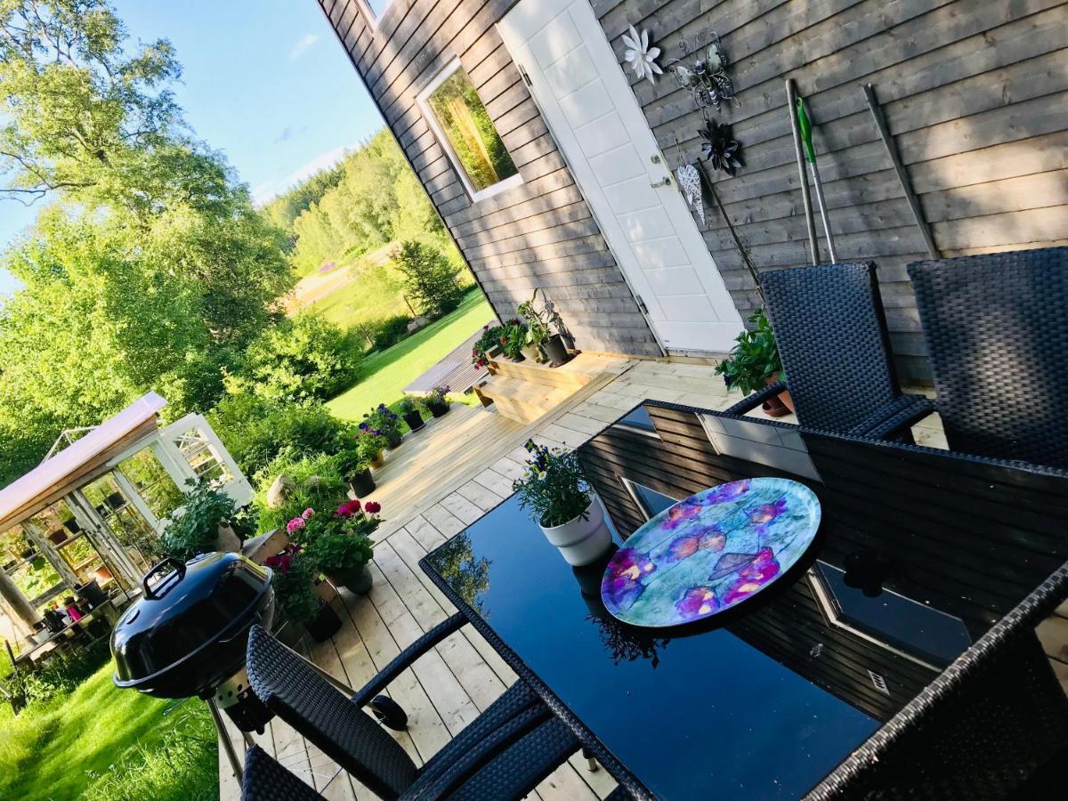 15 Min Fran Ullared! Ny Stuga Med Hoeg Standard! Alvsered Exterior photo