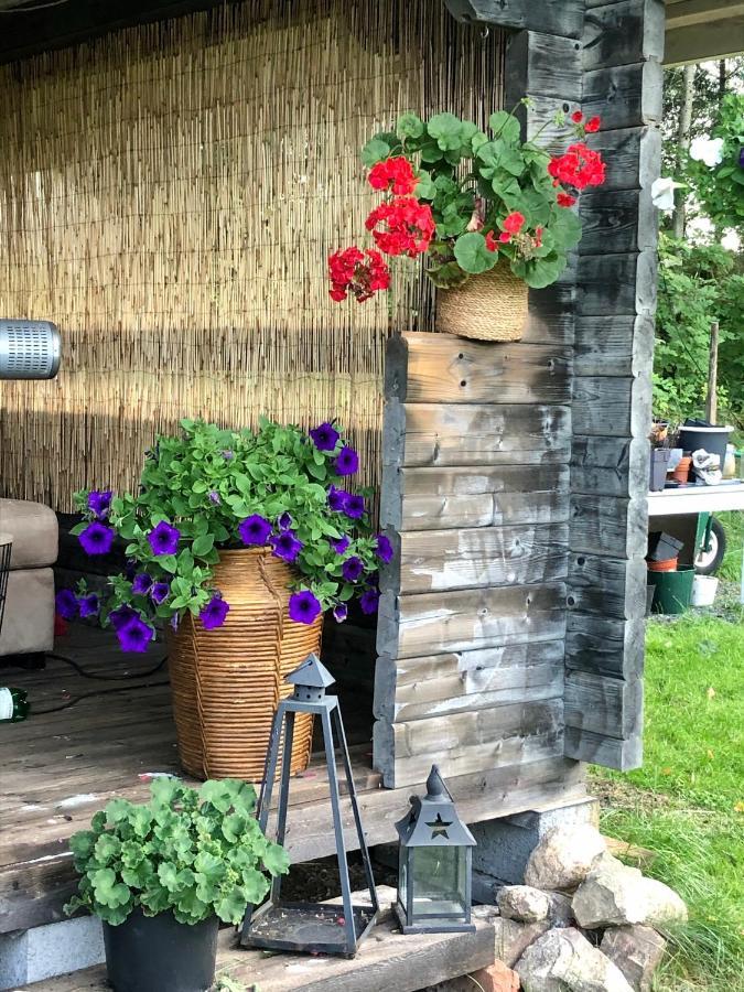 15 Min Fran Ullared! Ny Stuga Med Hoeg Standard! Alvsered Exterior photo