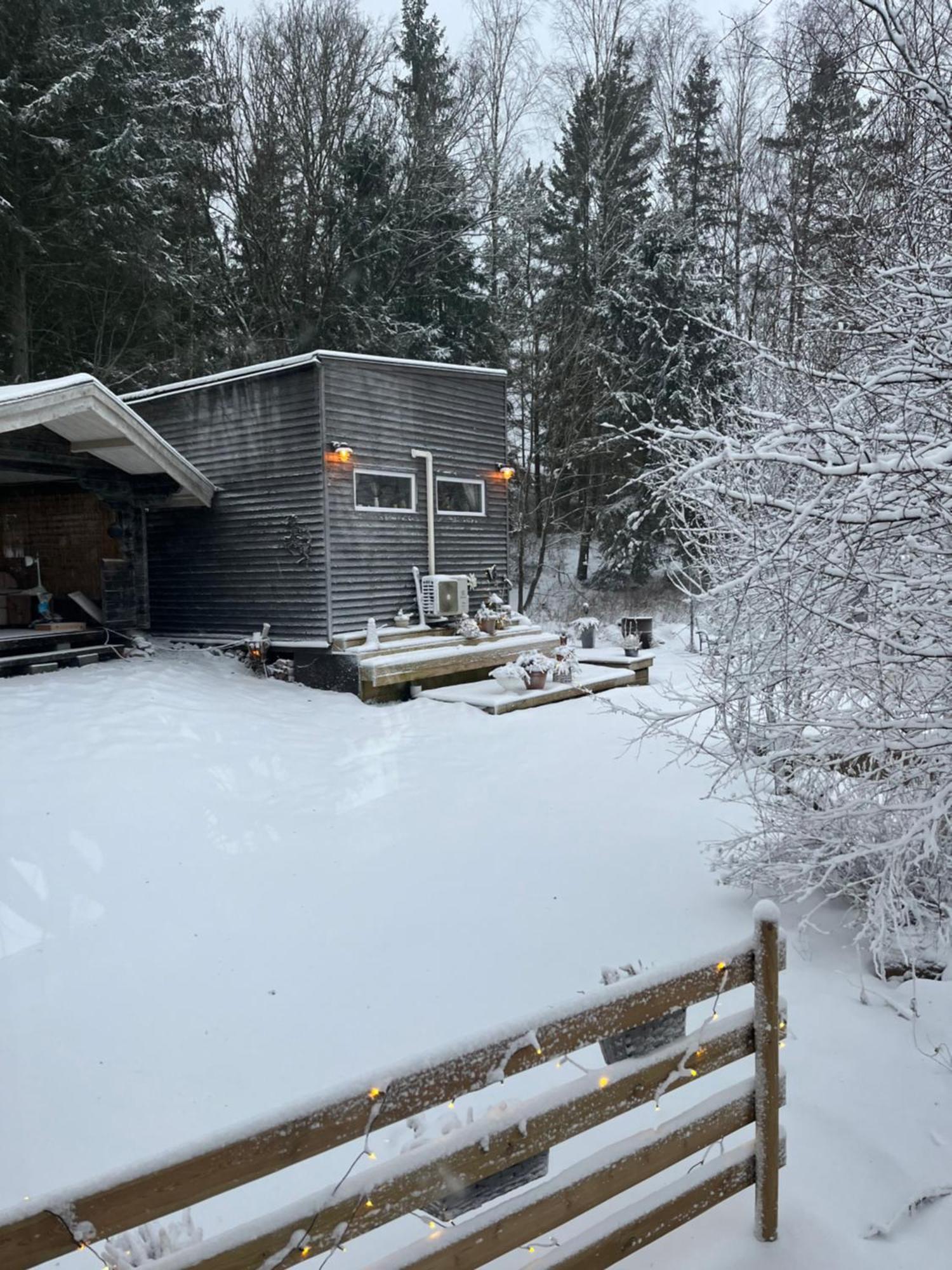 15 Min Fran Ullared! Ny Stuga Med Hoeg Standard! Alvsered Exterior photo